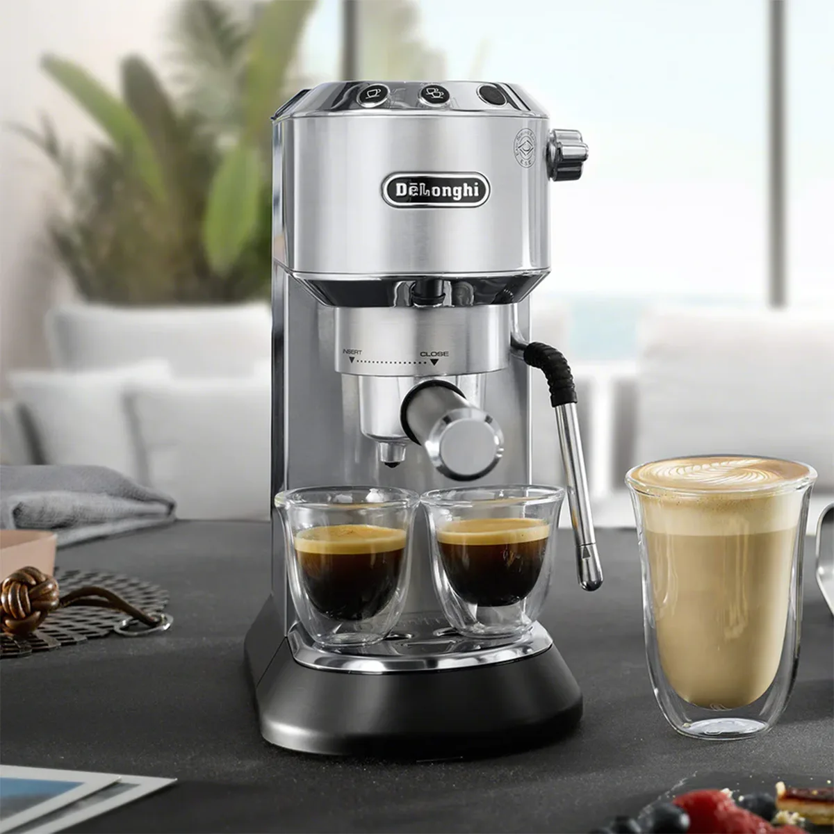 De'Longhi Dedica Style espresso machine
